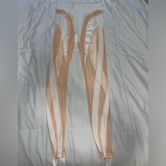 White mesh two piece - Picture 4 of 4